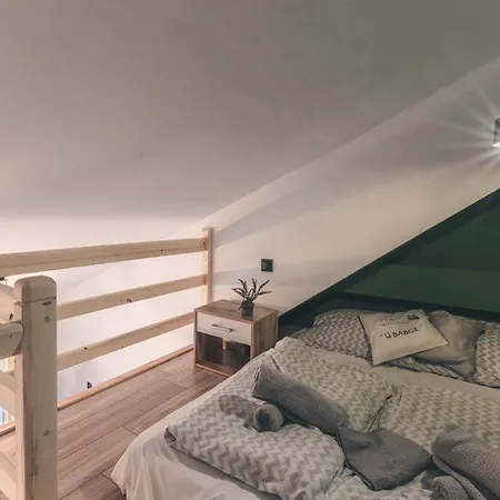 Na Strychu U Babci Apartman